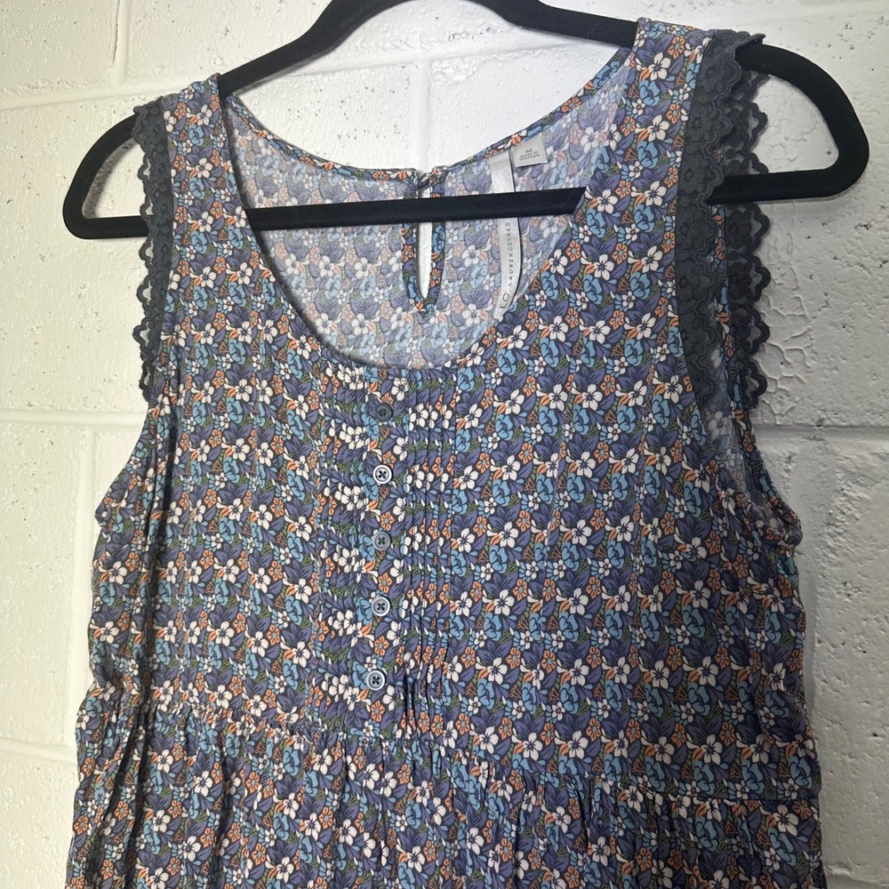 LC Lauren Conrad Blue Floral Babydoll Tank Top Lace Trim Pintuck Size M